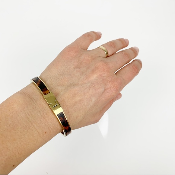 Michael Kors Jewelry - MICHAEL KORS Gold and Tortoise Shell Bangle Bracelet w/ Hinge and Push Clasp